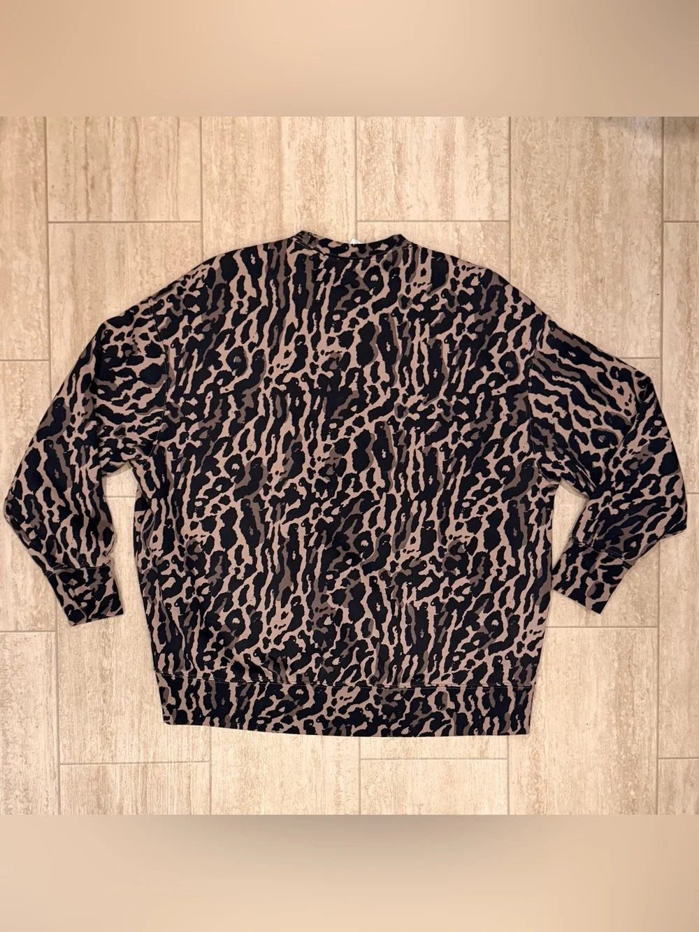 NWOT NIKE Women's Phoenix Fleece Oversized Leopard Printed Crew-Neck L